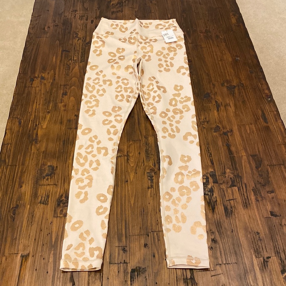 NWOT Spiritual Gangster Cream and Pink Foil Leopard Cheetah Leggings Size Small